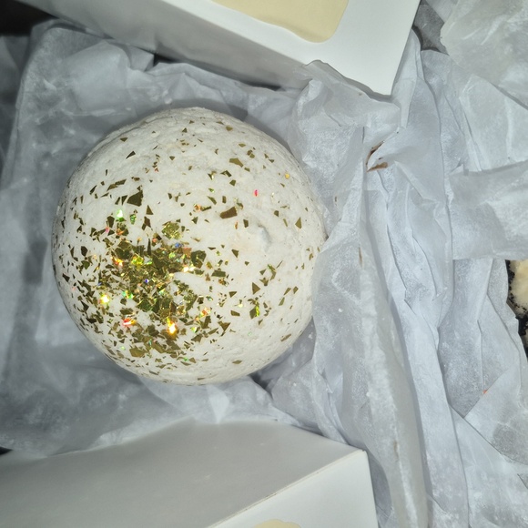 💎Luxurious Bath Bombs Made by Nugget - Picture 5 of 10